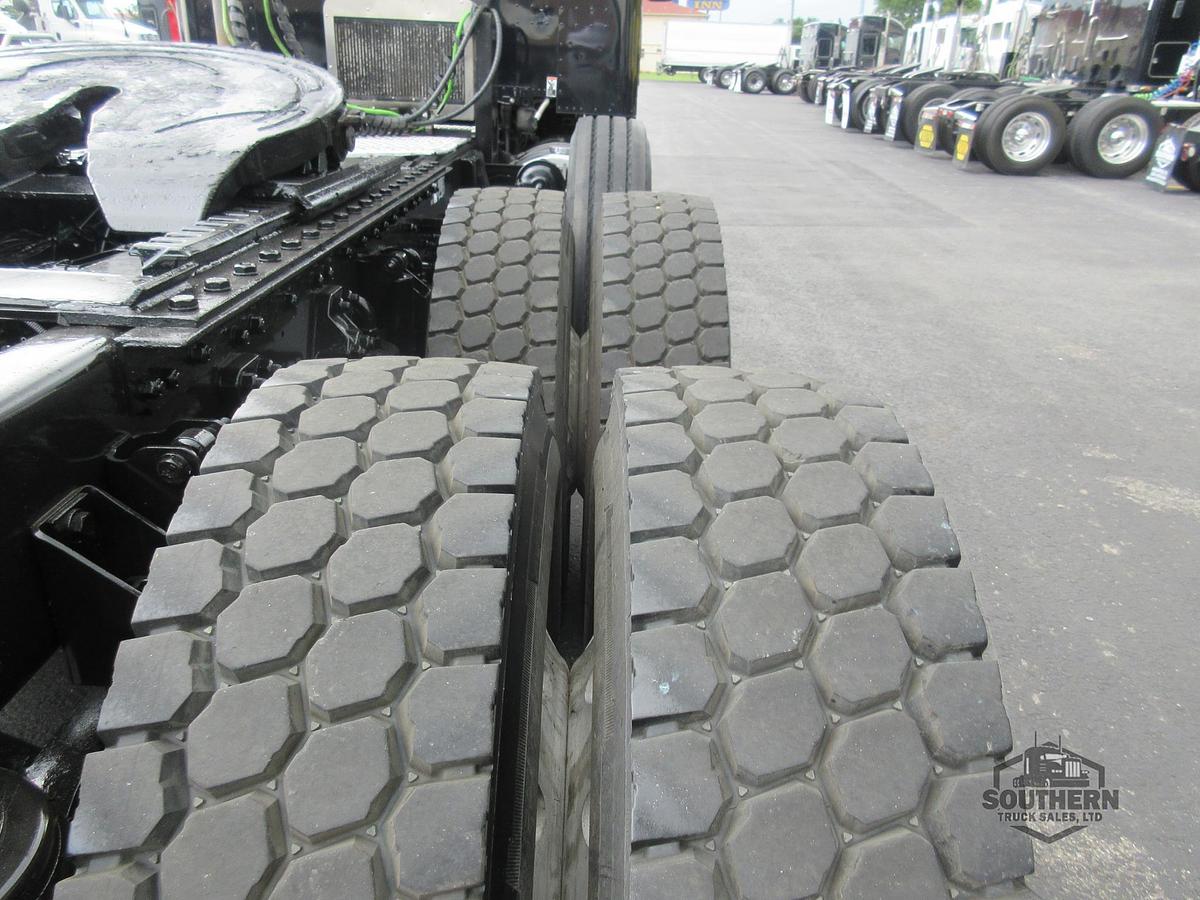 Used 2023 KENWORTH T880