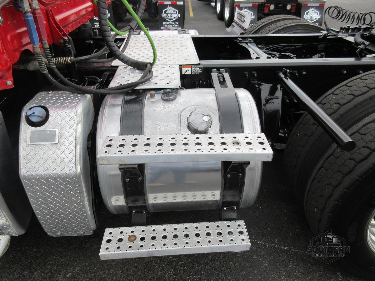 Used 2019 FREIGHTLINER CASCADIA 126