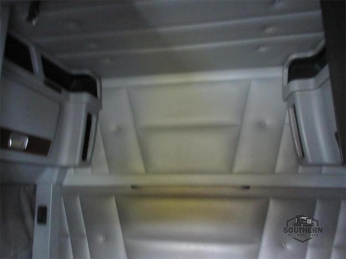 Used 2016 PETERBILT 389