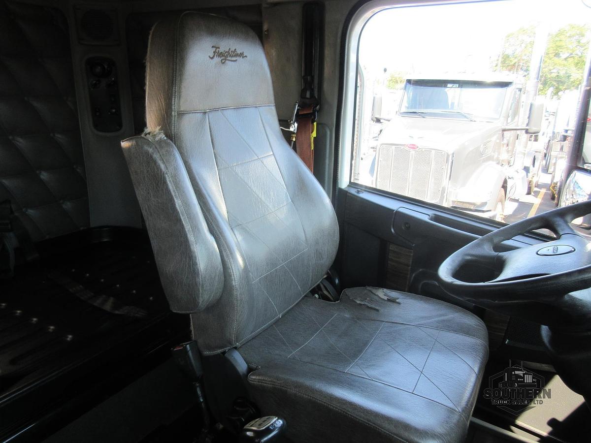 Used 2020 FREIGHTLINER 122SD