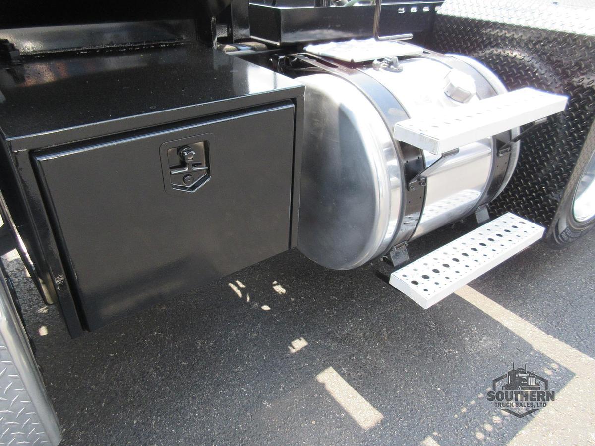 Used 2019 FREIGHTLINER CORONADO 122 SD