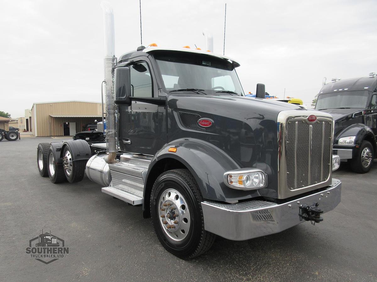 Used 2025 PETERBILT 567