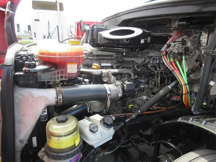 Used 2019 FREIGHTLINER CASCADIA 126