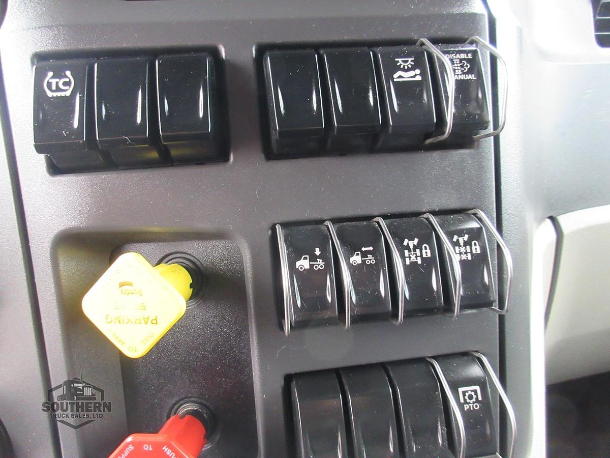 Used 2023 PETERBILT 567