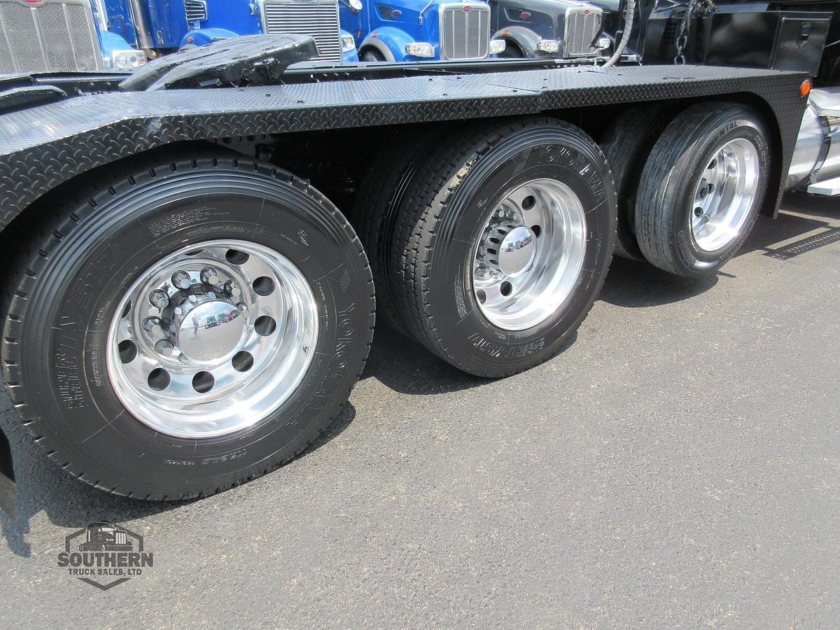 Used 2019 FREIGHTLINER CORONADO 122 SD