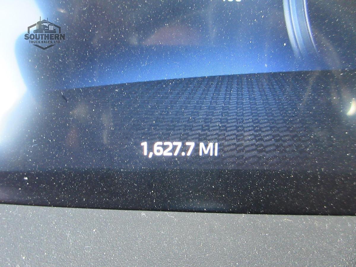 2025 KENWORTH T880