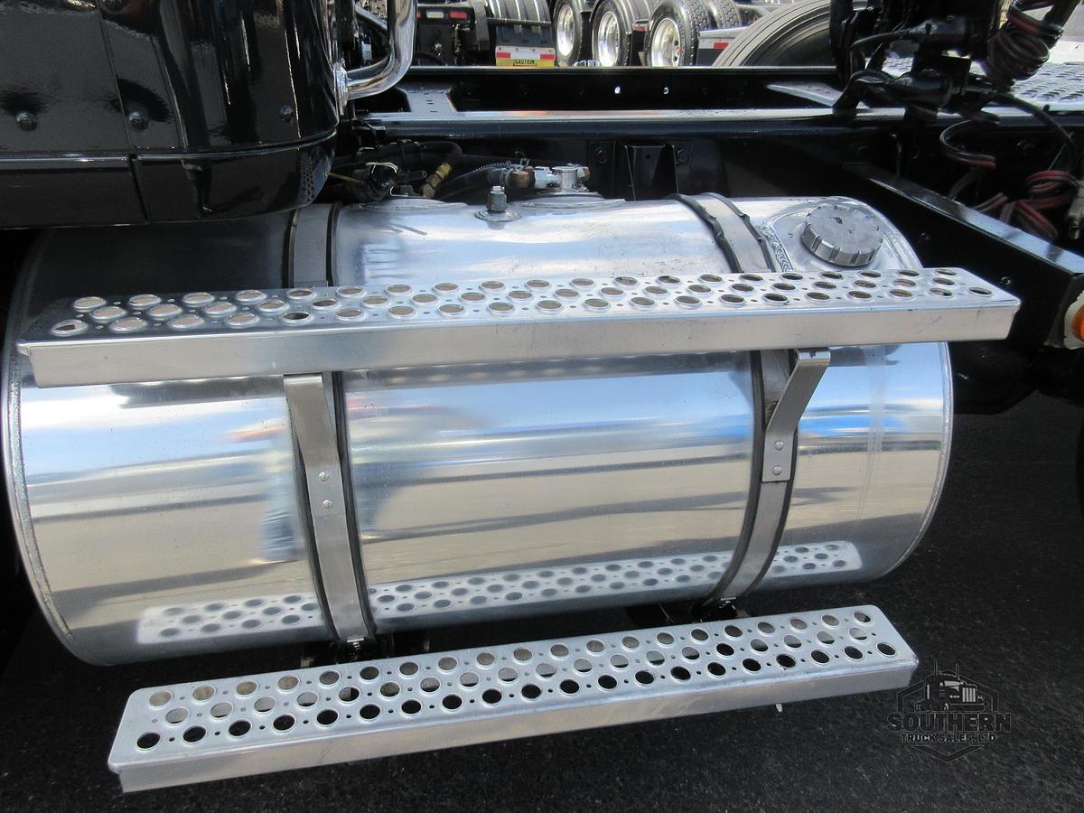 Used 2023 KENWORTH T880