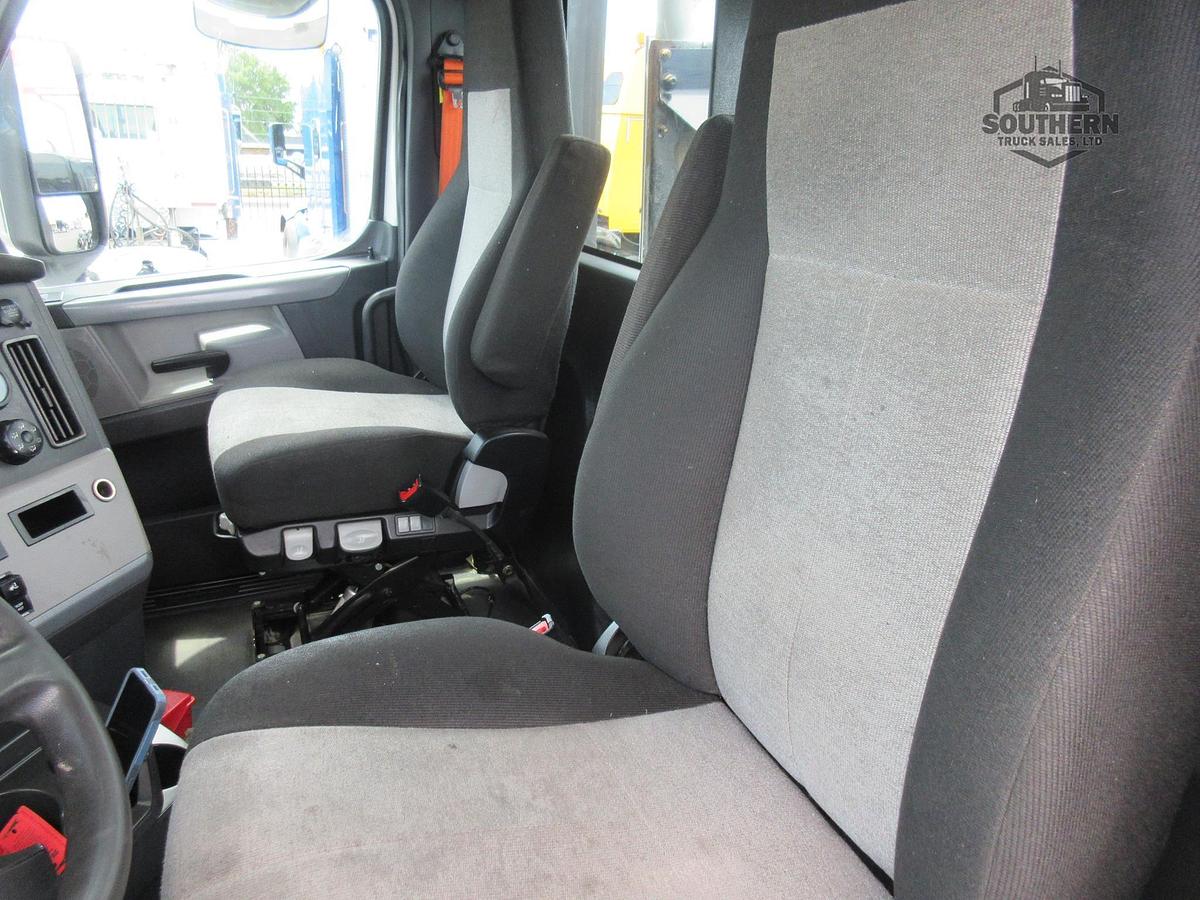 Used 2019 FREIGHTLINER CASCADIA 126