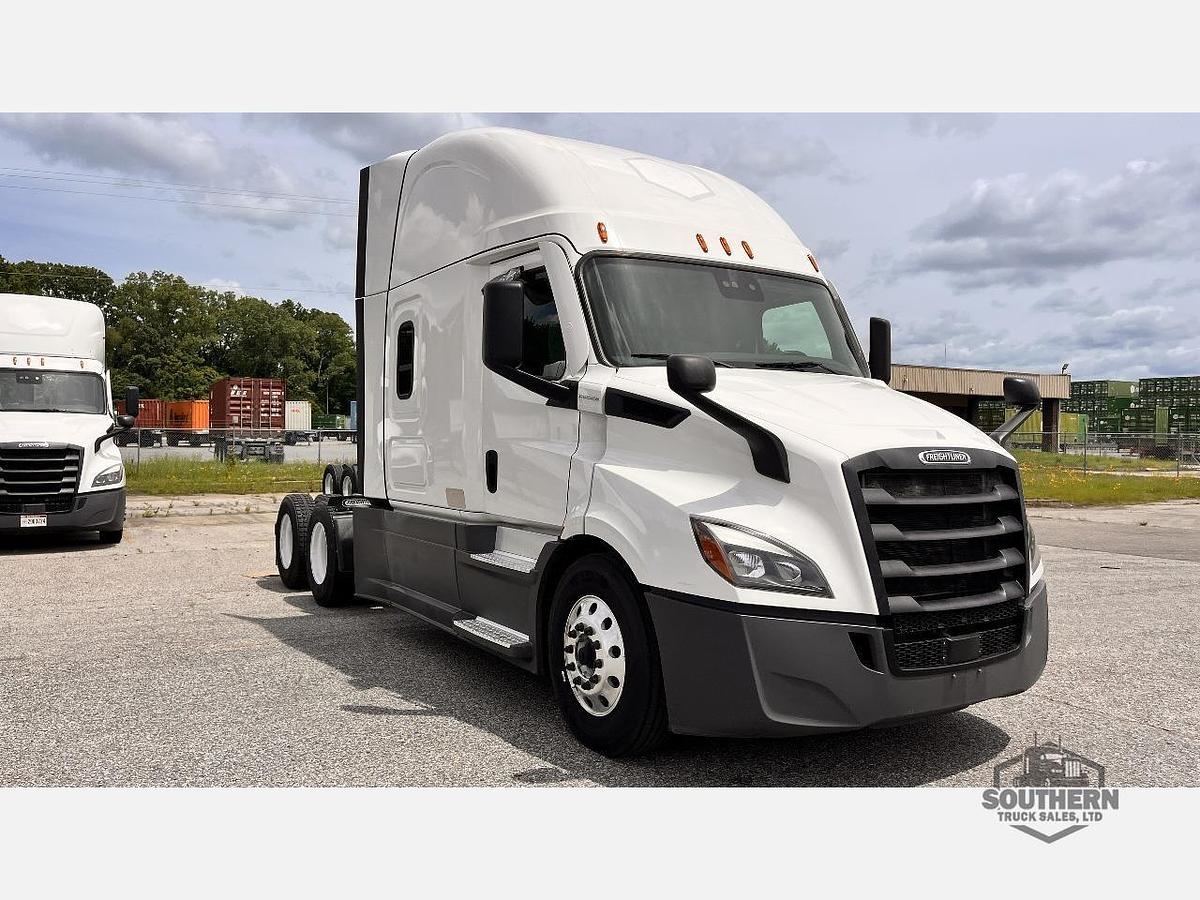 Used 2022 FREIGHTLINER CASCADIA 116