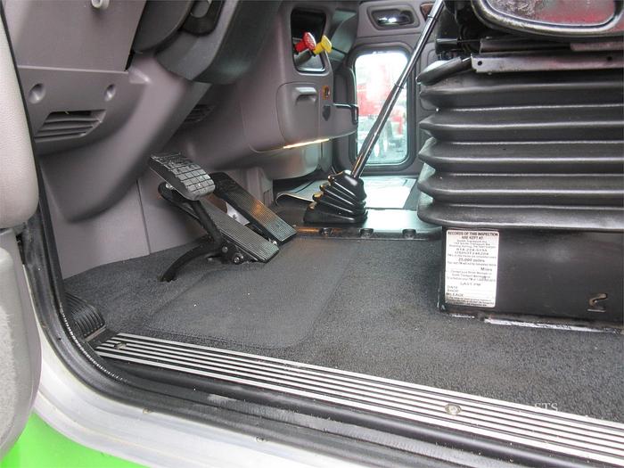 Used 2022 PETERBILT 389