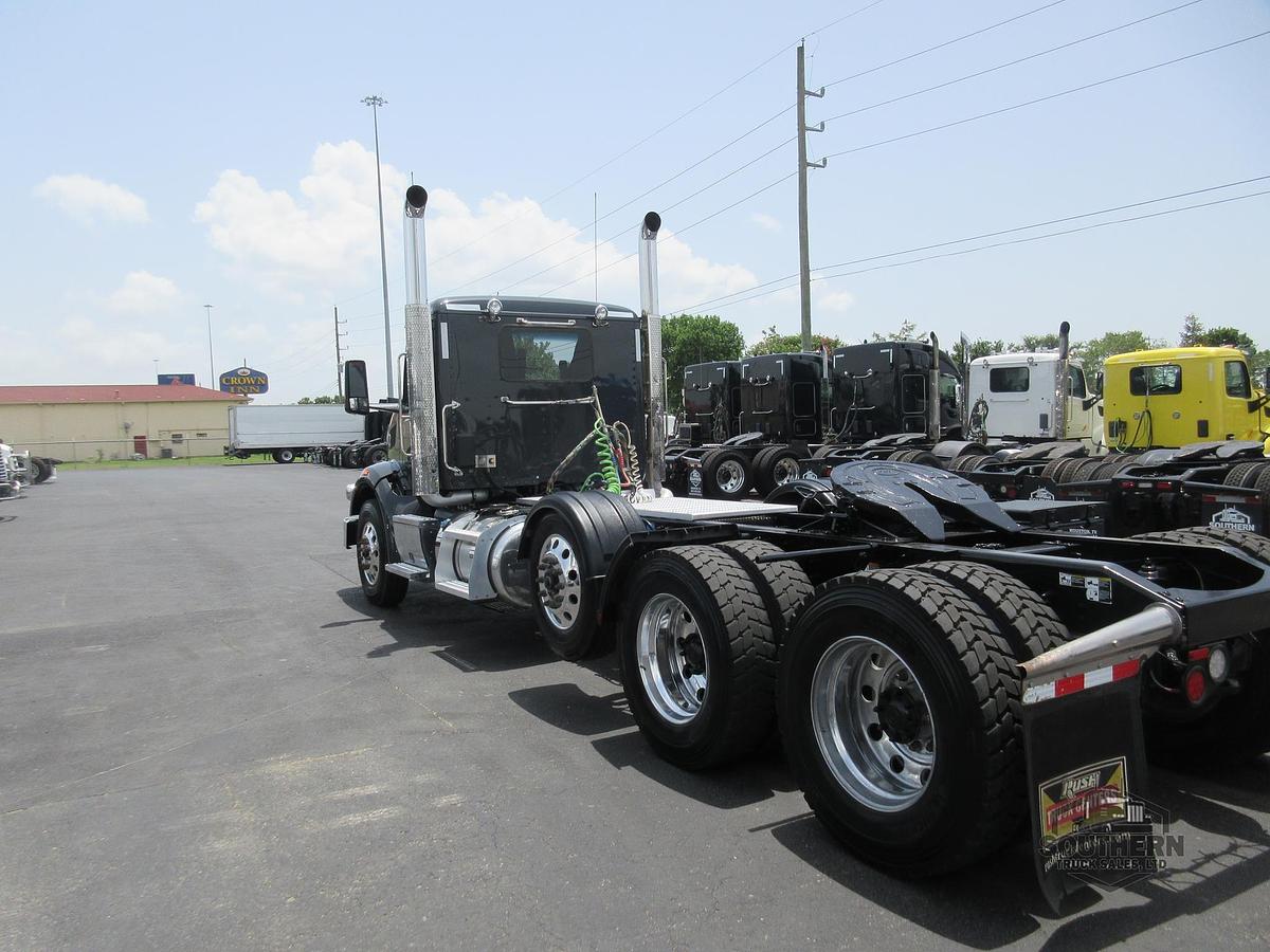 Used 2025 PETERBILT 567