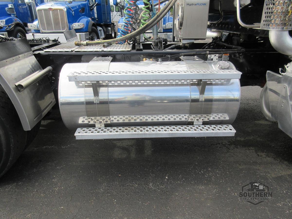 Used 2023 KENWORTH W900