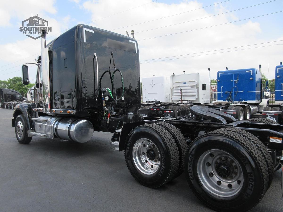 Used 2023 FREIGHTLINER CORONADO 122 SD