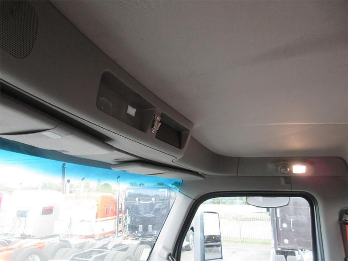 Used 2020 PETERBILT 567