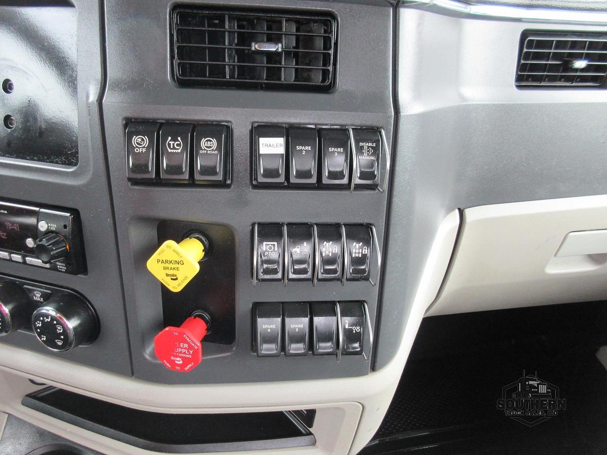 Used 2025 PETERBILT 567