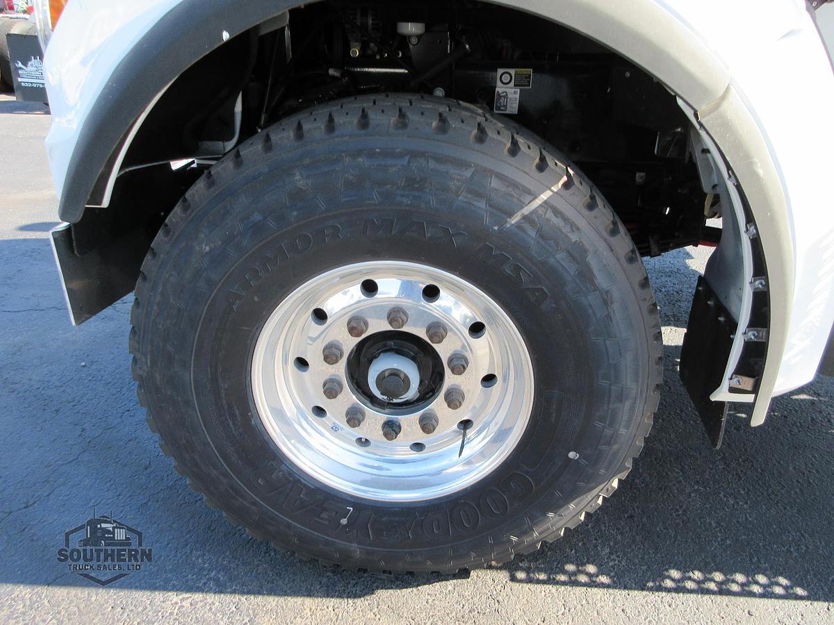 2025 KENWORTH T880