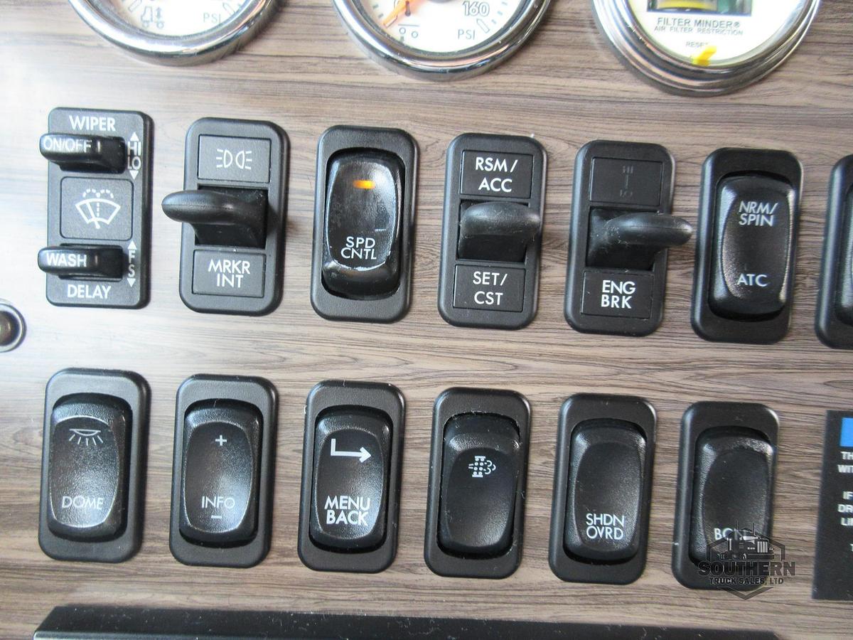 Used 2021 FREIGHTLINER CORONADO 122 SD