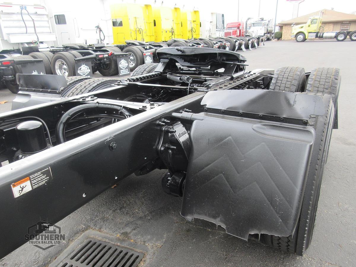 Used 2019 FREIGHTLINER CORONADO 122 SD