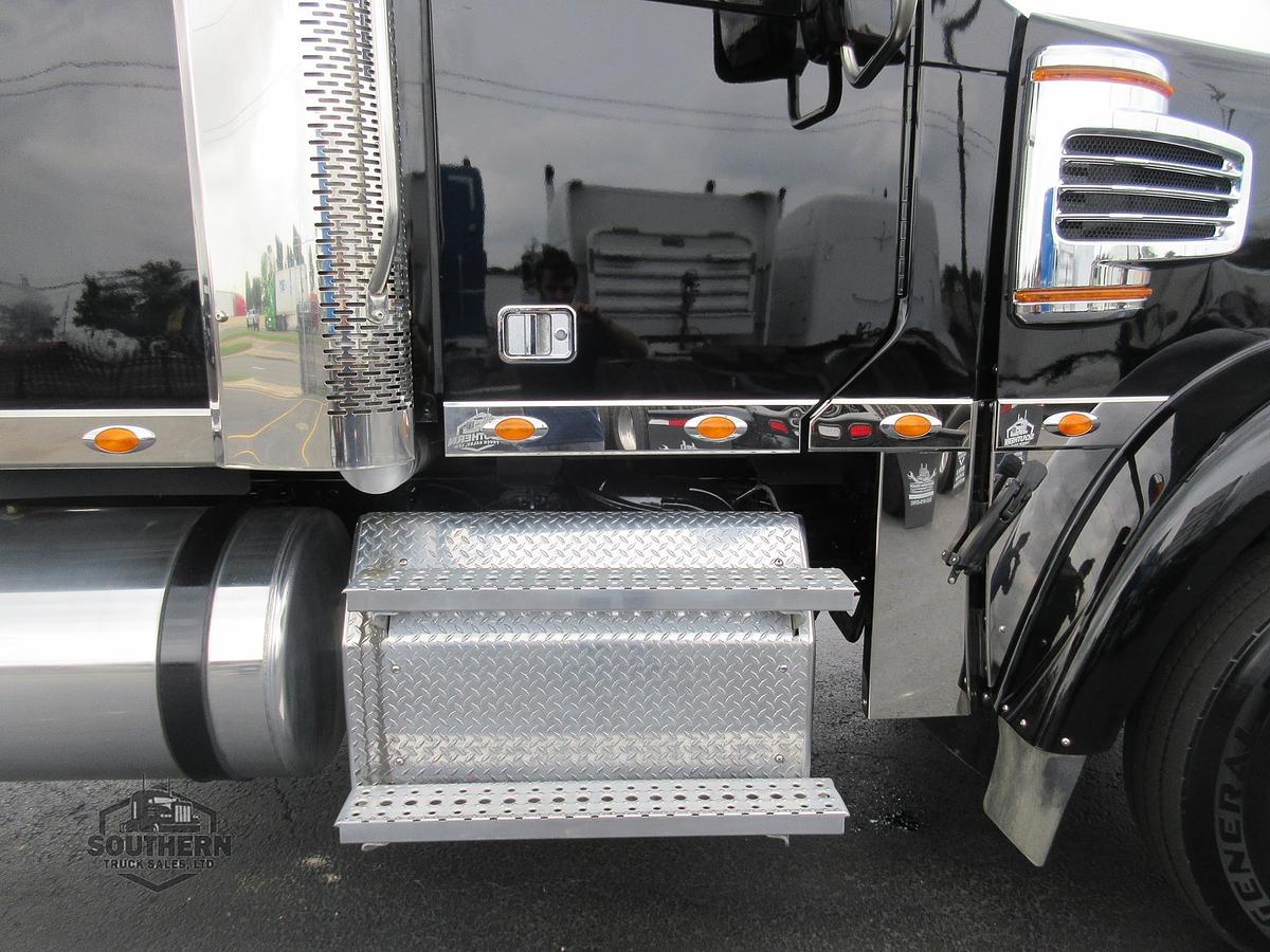 Used 2023 FREIGHTLINER CORONADO 122 SD