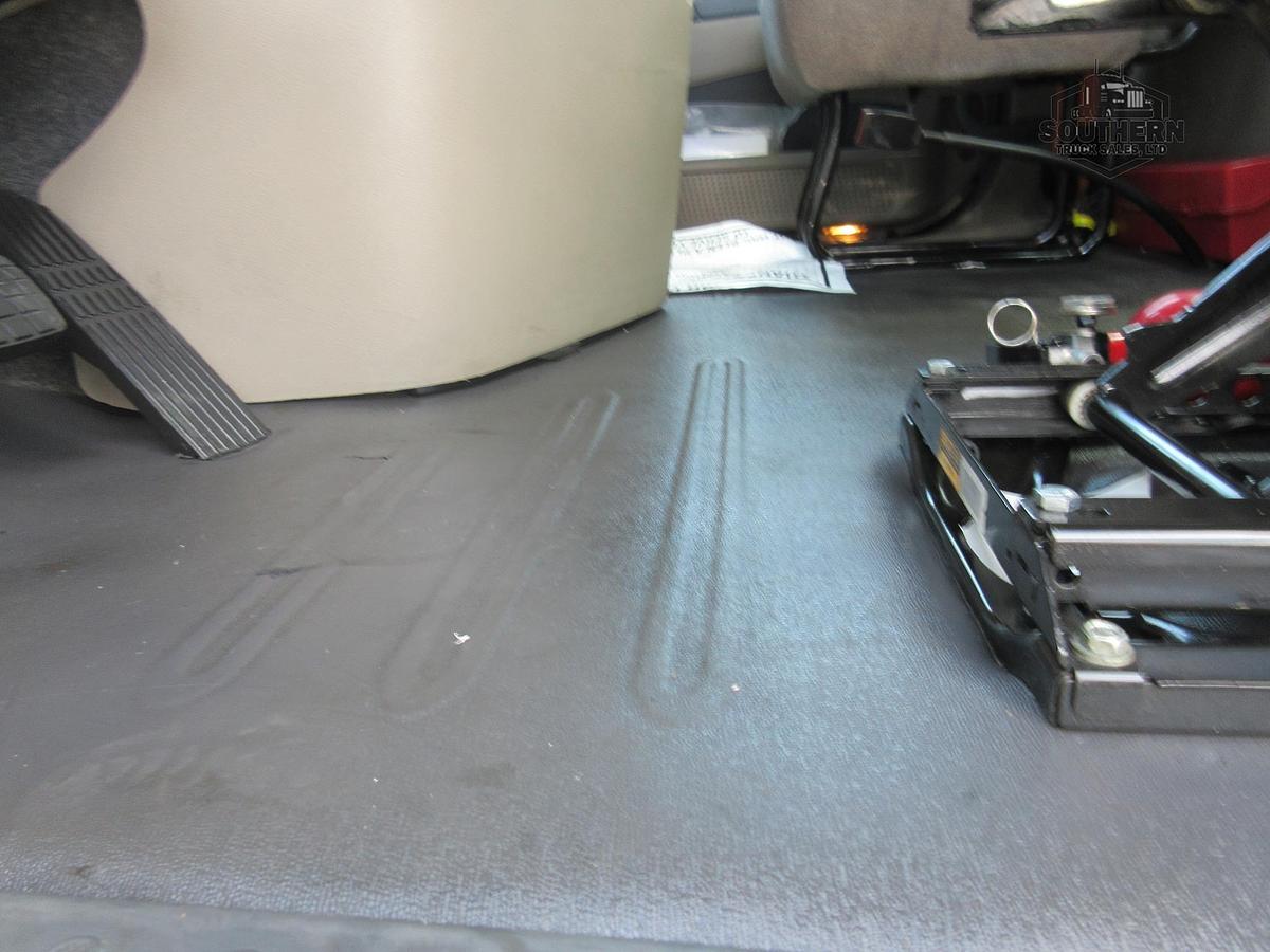 Used 2018 FREIGHTLINER CASCADIA 125