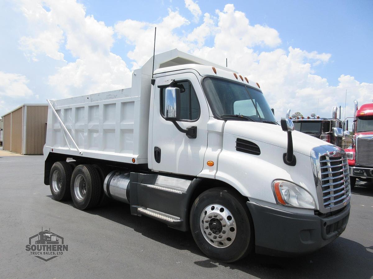 Used 2019 FREIGHTLINER CASCADIA 113