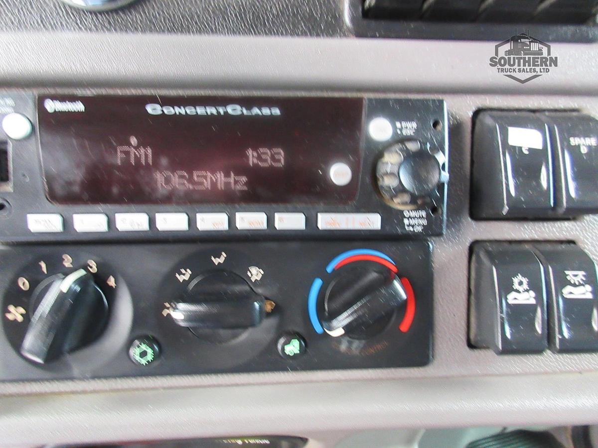 Used 2023 PETERBILT 389
