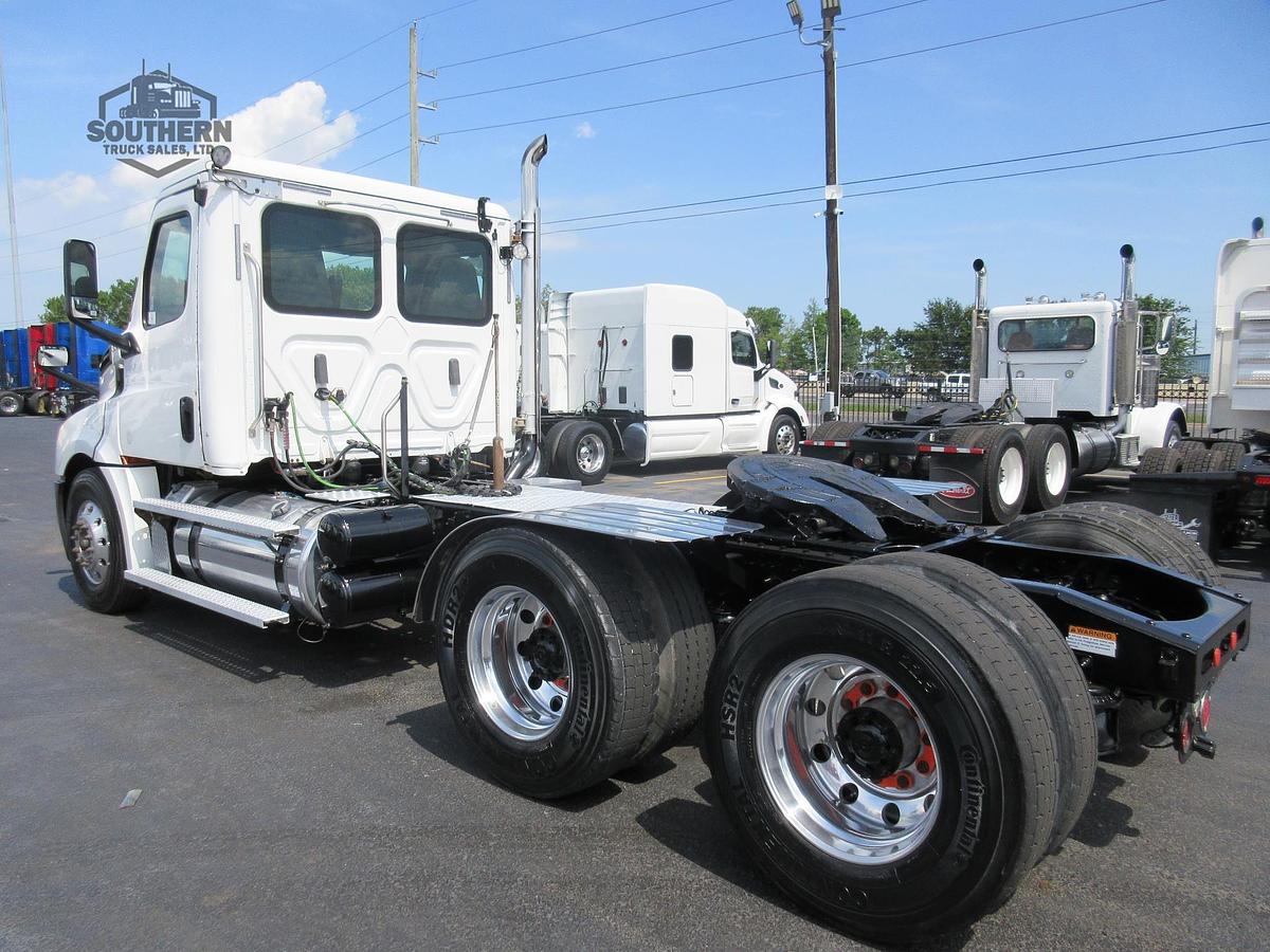 Used 2020 FREIGHTLINER CASCADIA 126