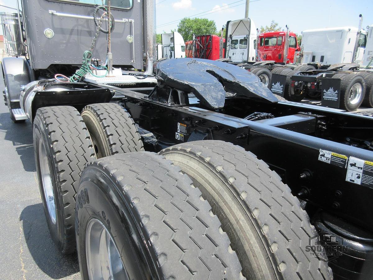 Used 2022 PETERBILT 389