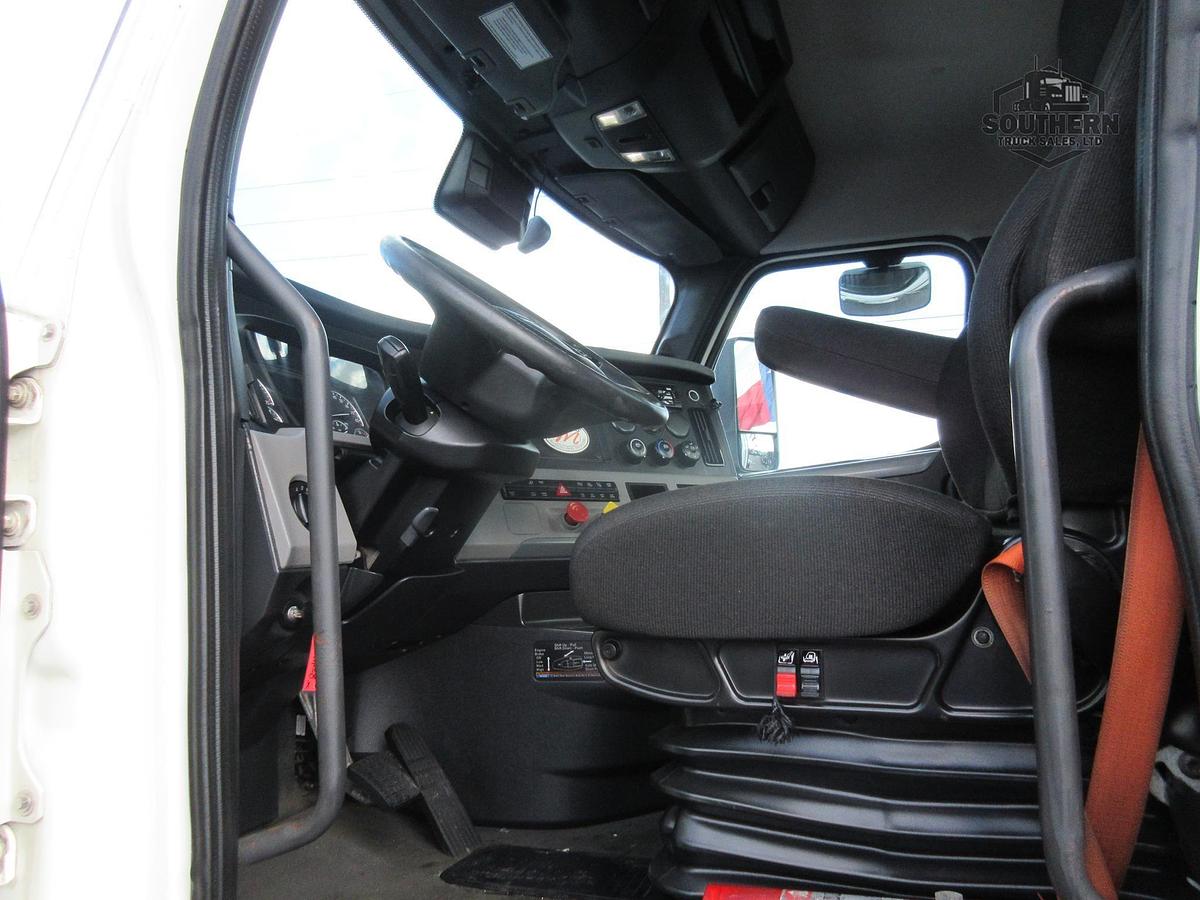 Used 2021 FREIGHTLINER CASCADIA 116