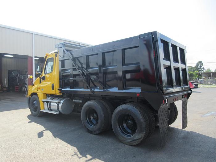 Used 2016 FREIGHTLINER CASCADIA 125