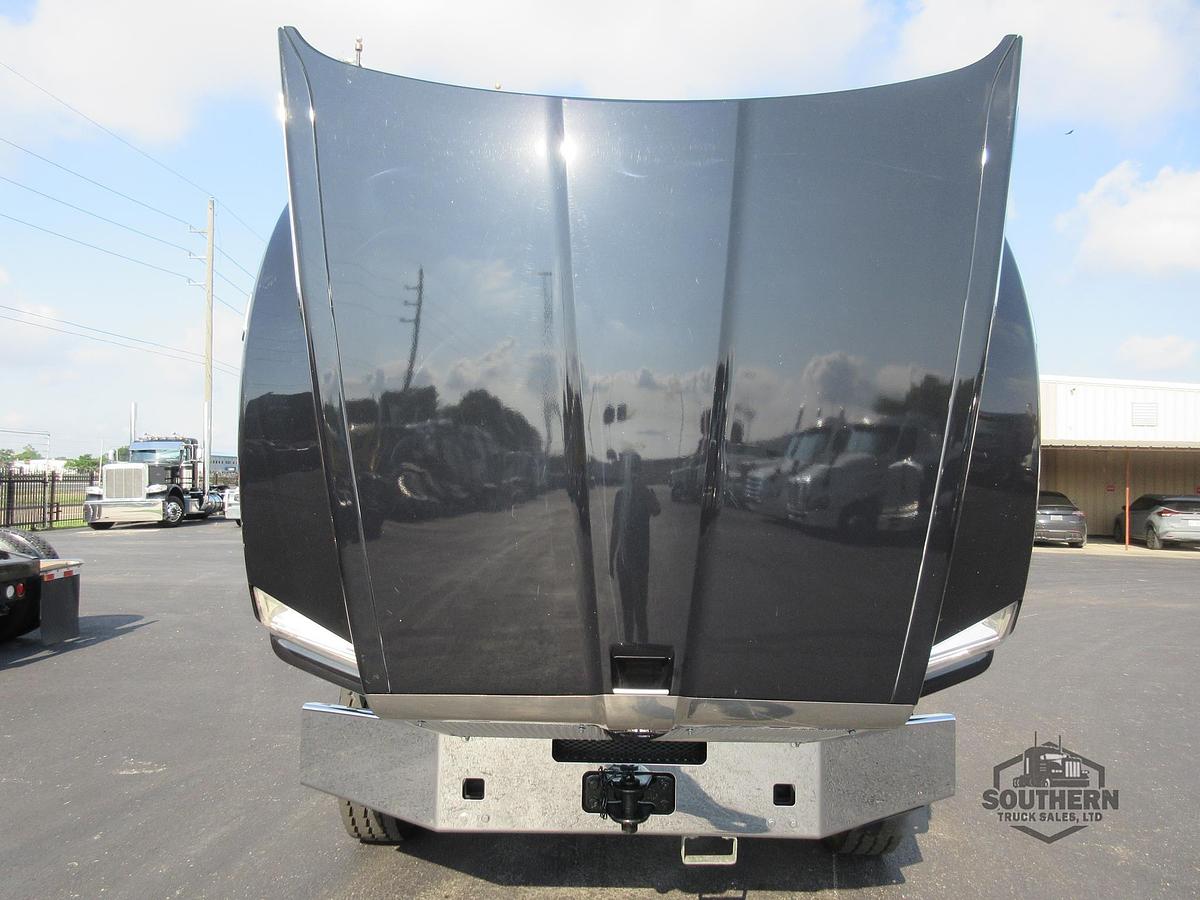 Used 2023 KENWORTH T880