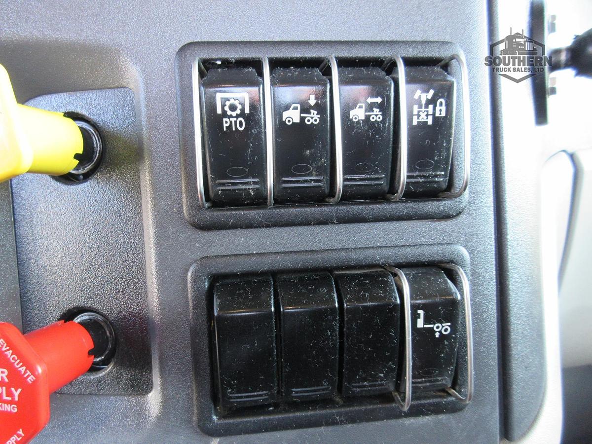 Used 2020 PETERBILT 567