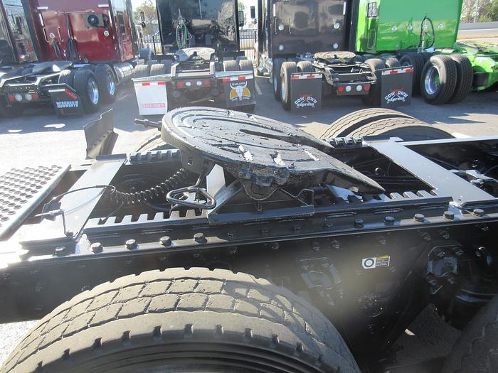 Used 2021 KENWORTH T880