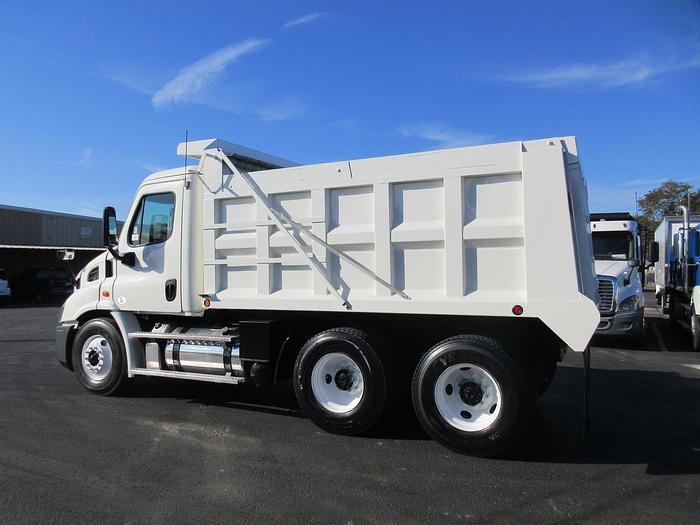 Used 2017 FREIGHTLINER CASCADIA 113