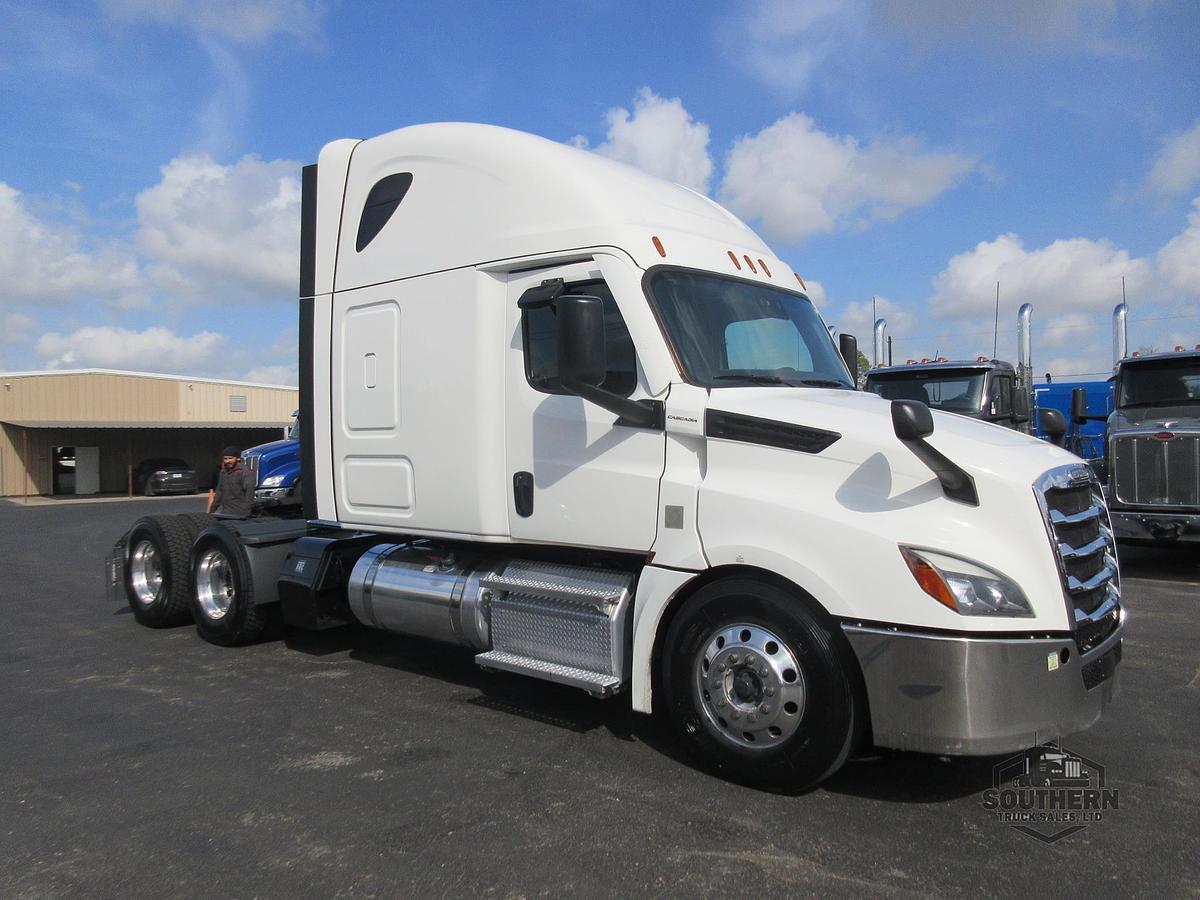 Used 2020 FREIGHTLINER CASCADIA 126