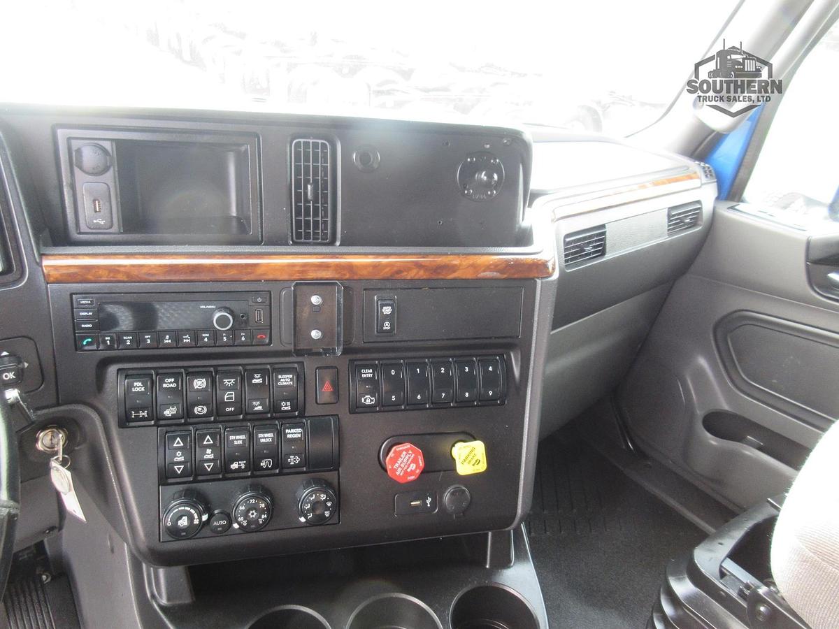 Used 2021 INTERNATIONAL LT