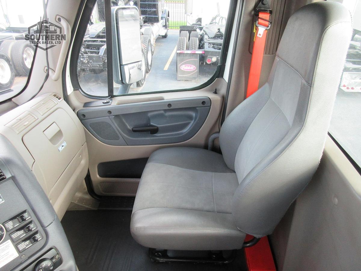 Used 2019 FREIGHTLINER CASCADIA 113