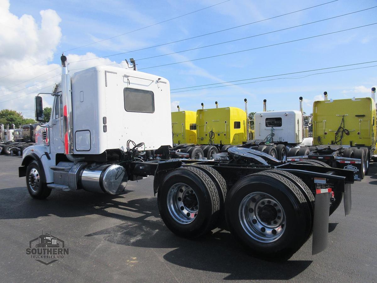 Used 2019 FREIGHTLINER 122SD