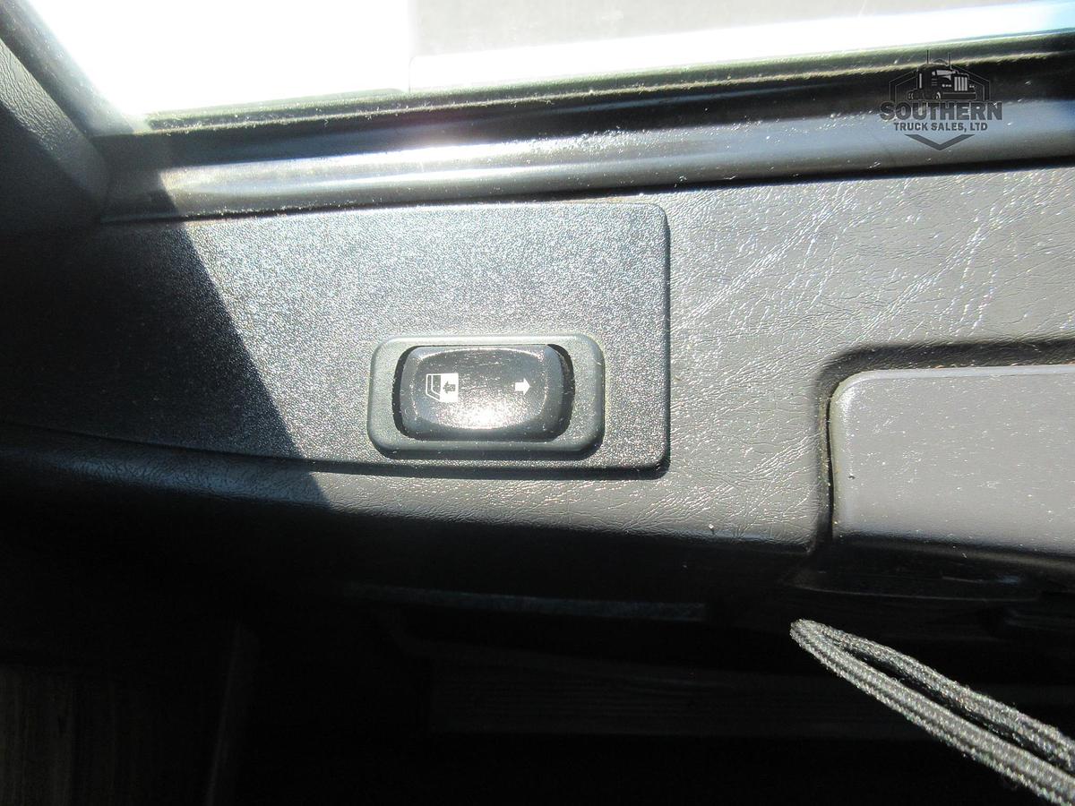 Used 2020 FREIGHTLINER 122SD