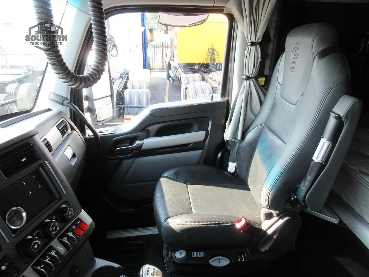 Used 2023 KENWORTH T880