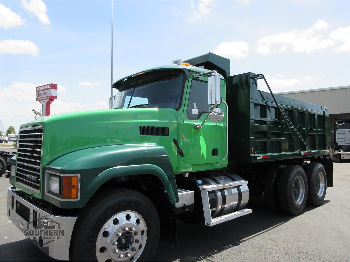 Used 2014 MACK PINNACLE CHU613