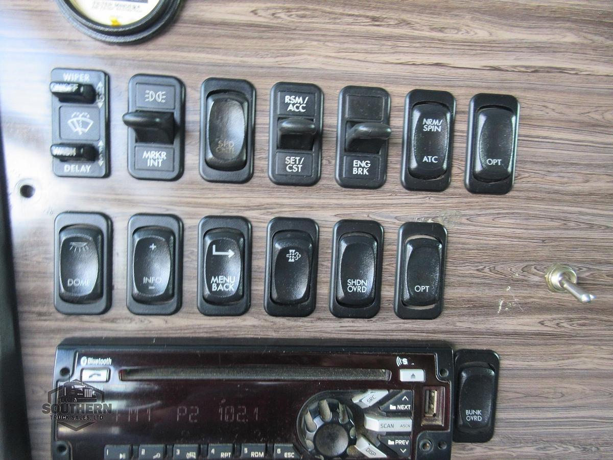 Used 2019 FREIGHTLINER 122SD