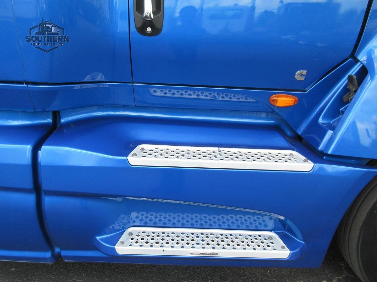 Used 2021 INTERNATIONAL LT