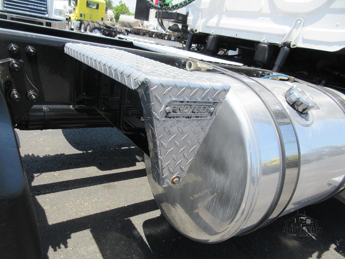 Used 2018 FREIGHTLINER CASCADIA 125