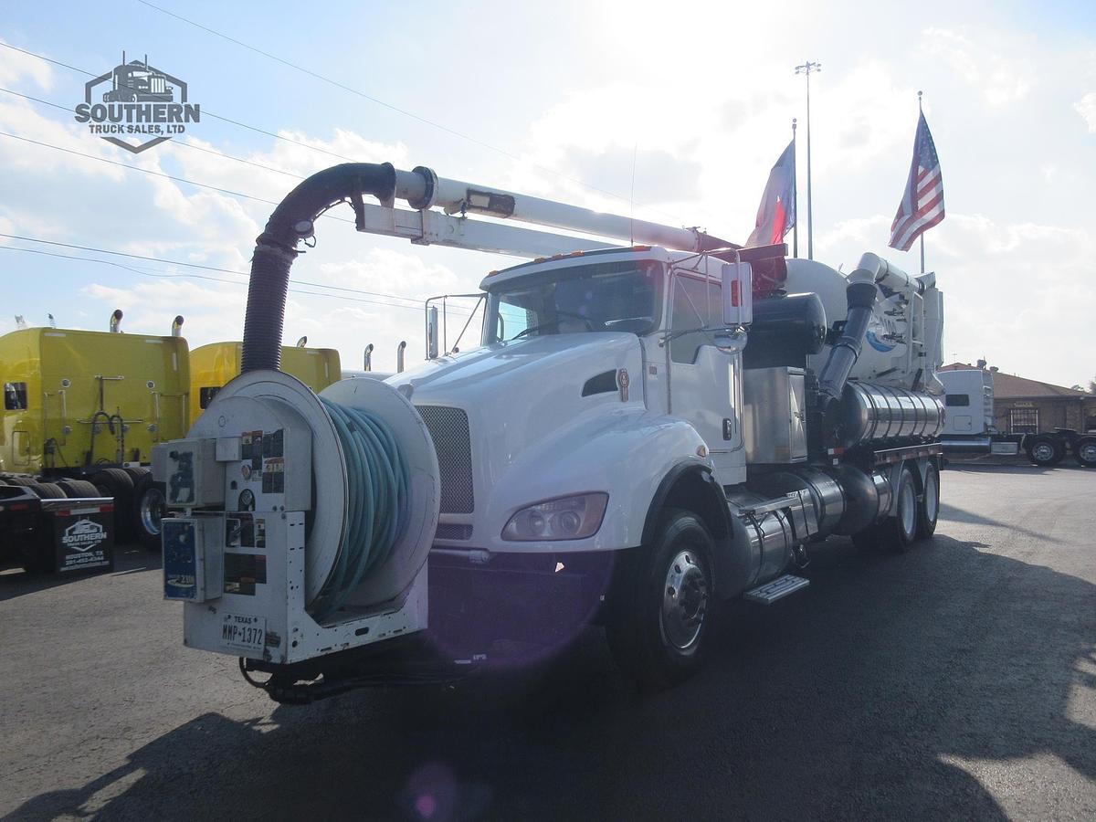 Used 2013 KENWORTH T440