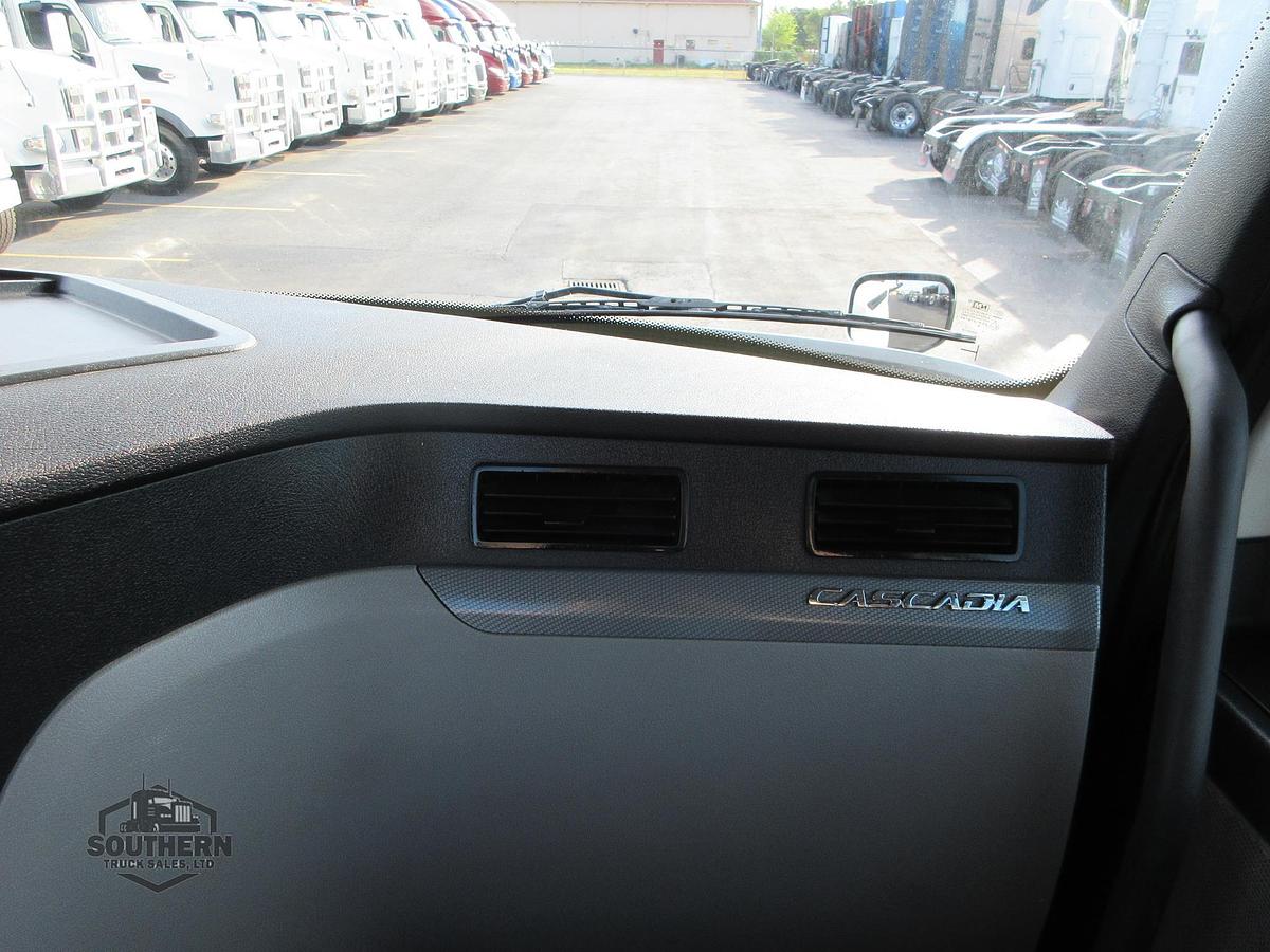 Used 2019 FREIGHTLINER CASCADIA 126