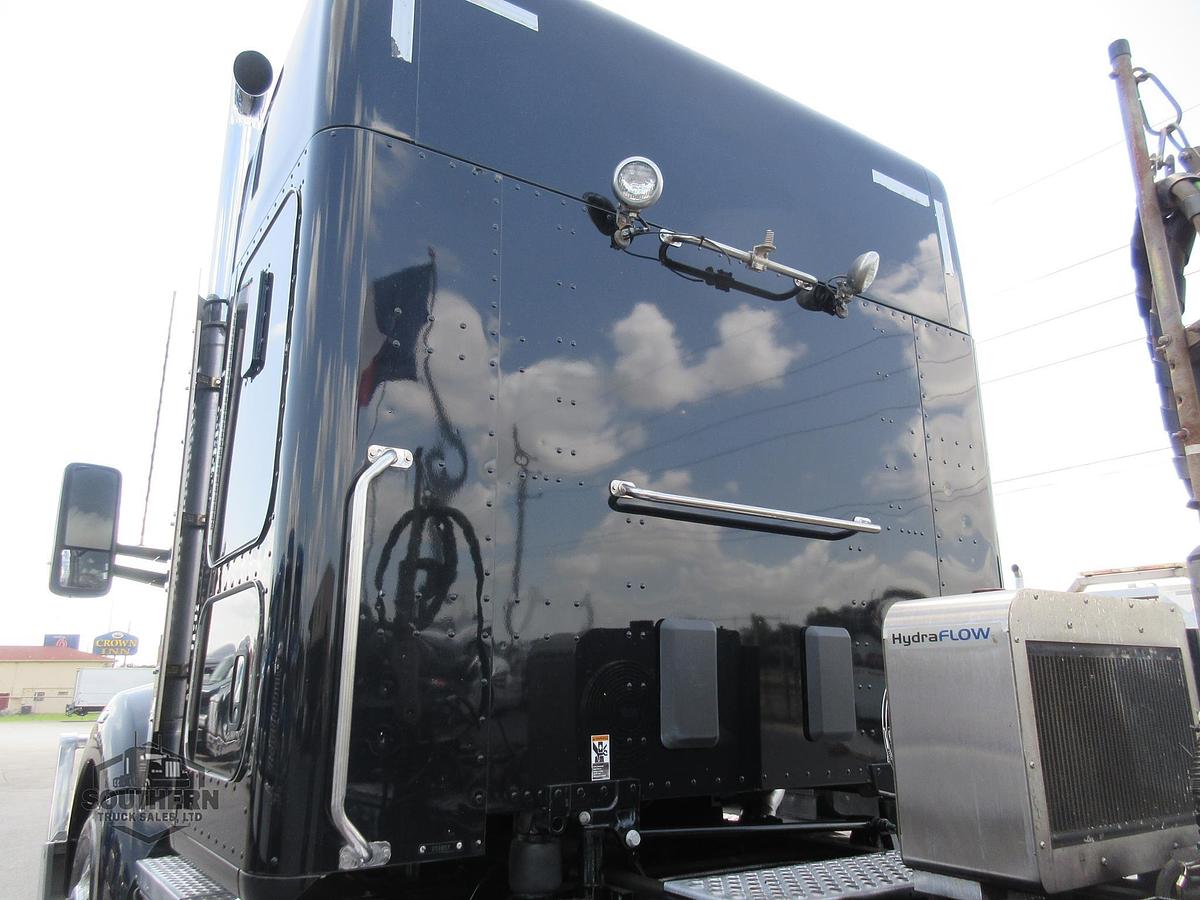 Used 2023 KENWORTH T880
