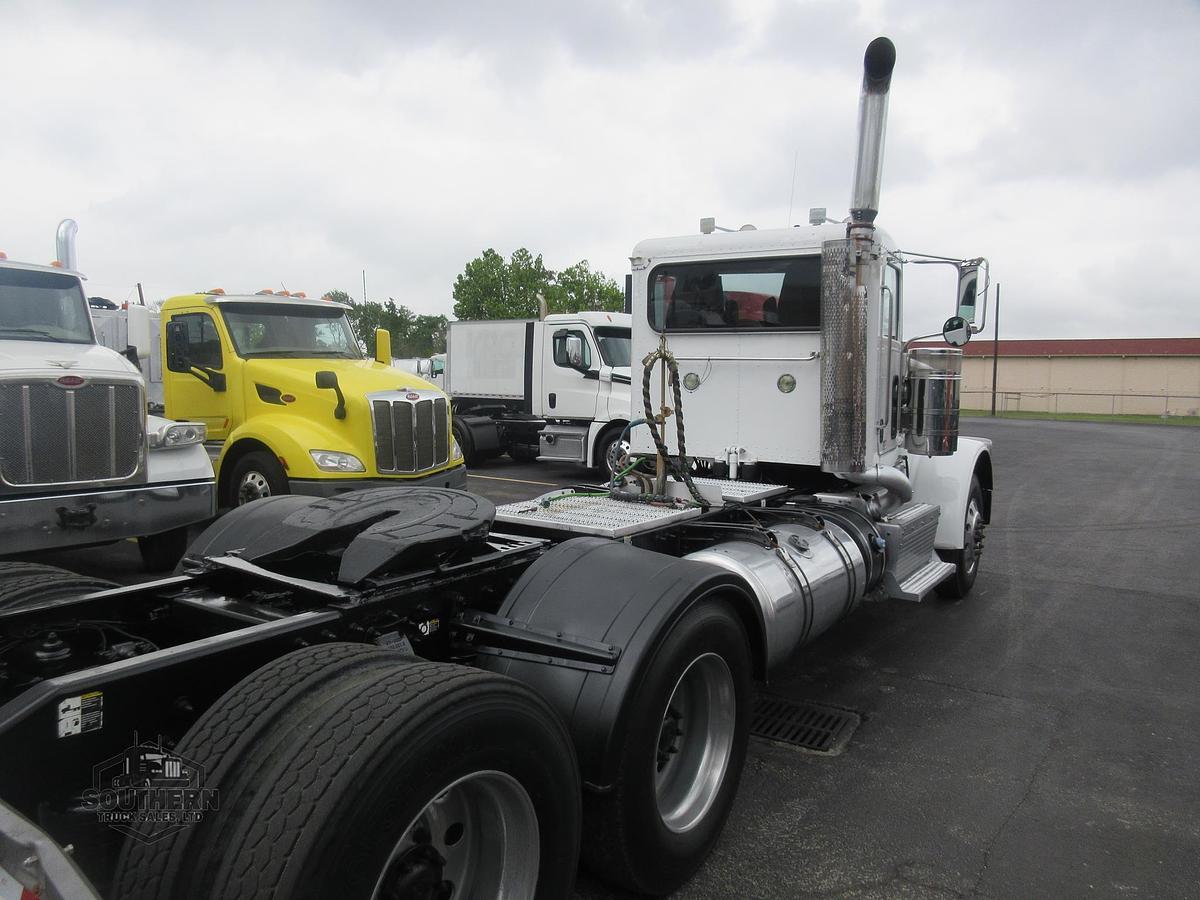 Used 2019 PETERBILT 389
