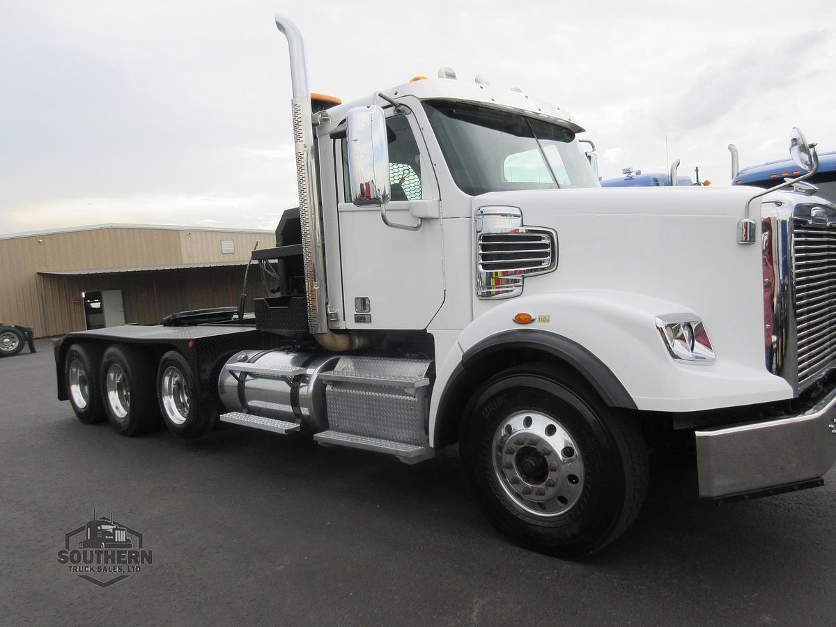 Used 2019 FREIGHTLINER CORONADO 122 SD