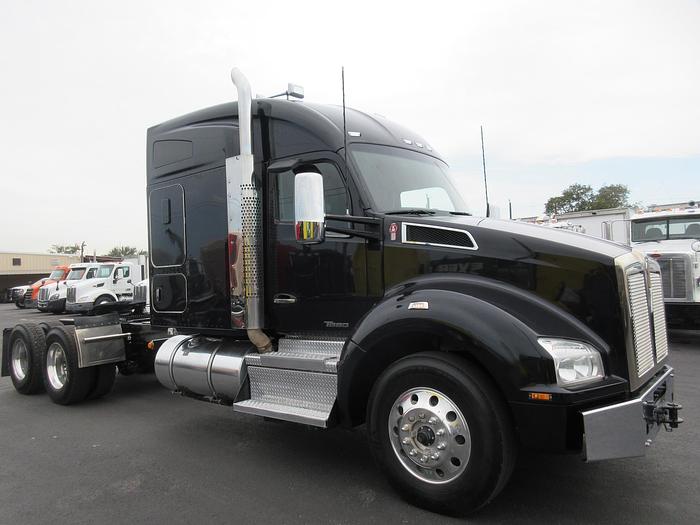 Used 2021 KENWORTH T880